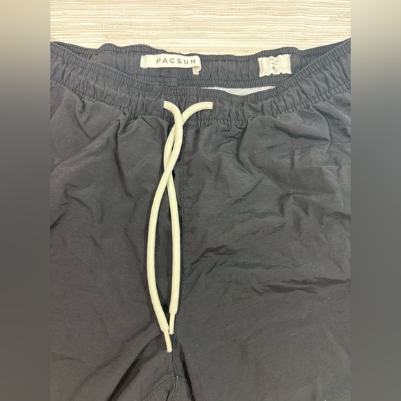 PACSUN MEDIUM ✨ Men’s swim trunks Black Drawstring bottoms great condition - Picture 2 of 3